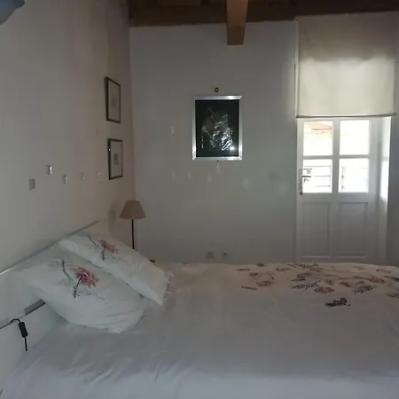 Alojamento de Acomodação e Pequeno-almoço Chez Yvette & Shoji