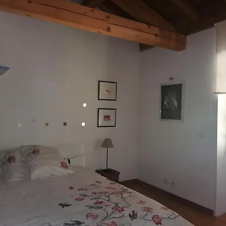 Chez Yvette & Shoji Bed & Breakfast