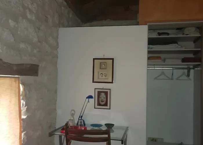 Chez Yvette & Shoji Bed & Breakfast 3*